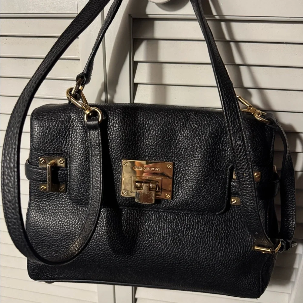 Michael Kors Astrid Medium Black Pebbled Leather Satchel  Gold Tone Turn Lock - Picture 14 of 14